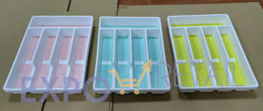 Plastic cutlery tray